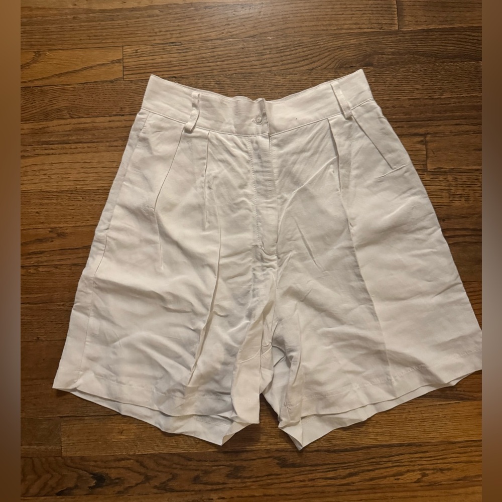 Uncle Studios Linen White High-Waisted pleated Shorts small like new